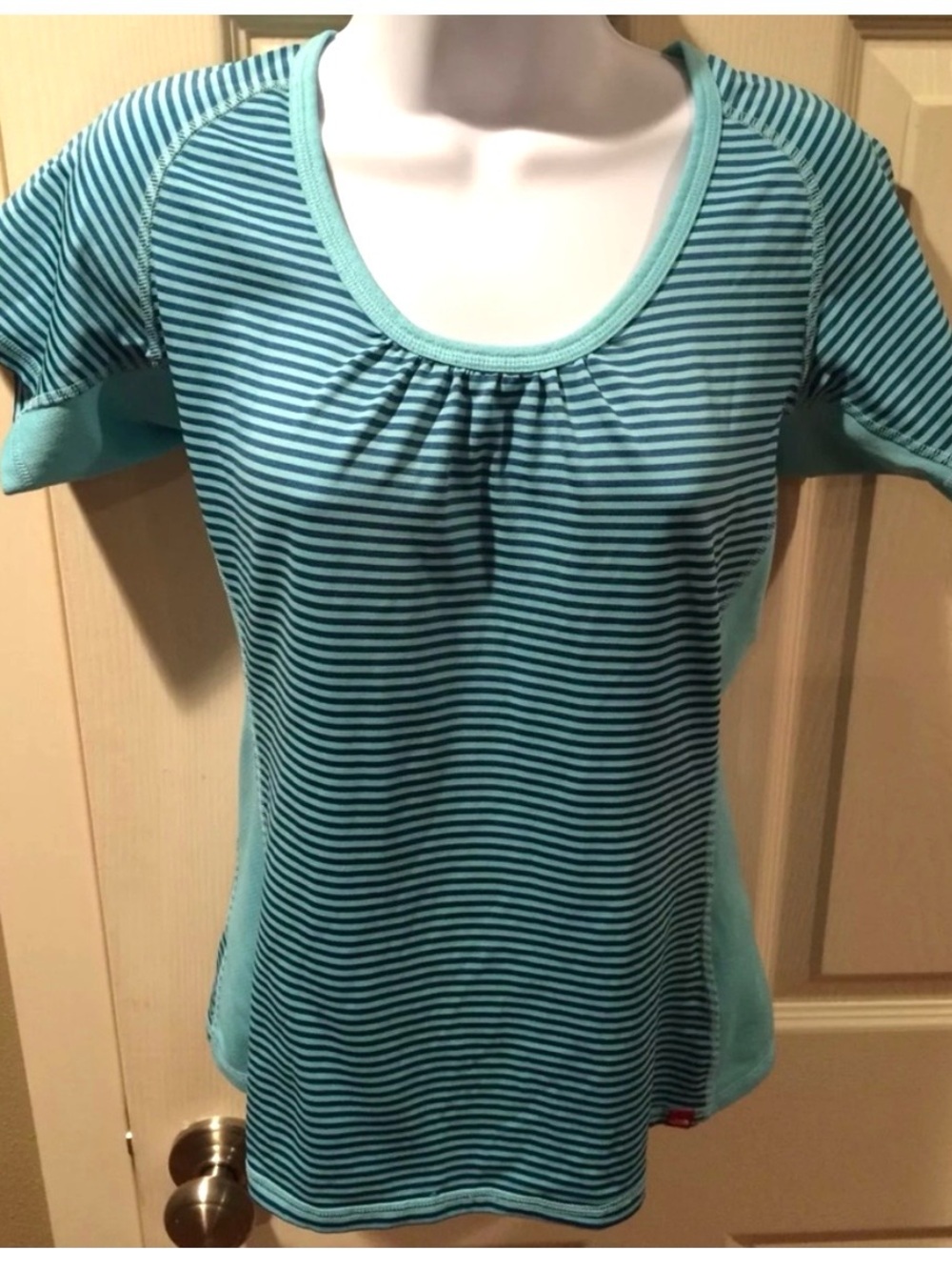 THE NORTH FACE Tee Vapor Wick Shirt Turquoise Scoop Knit Striped Top Stretchy - Picture 2 of 8